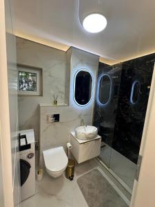 Decebal luxury studio next to Lolipop cafe