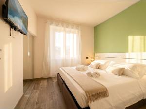 Jacuzzi Luxury 2-Bedroom Apartment Iseo Piazza Garibaldi - Terrace & AC