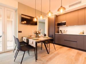 Jacuzzi Luxury 2-Bedroom Apartment Iseo Piazza Garibaldi - Terrace & AC