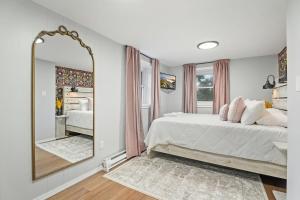 Near Ithaca! Hot Tub! LRG Home! Sleeps 10 Dogs ok!