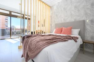 Palmeras Sea View by 10ToSea