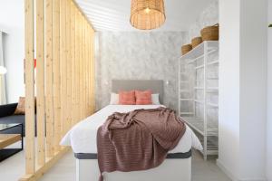 Palmeras Sea View by 10ToSea