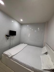 Khách sạn Bằng Lăng Tím