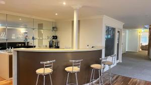 Star on Main with a Pool