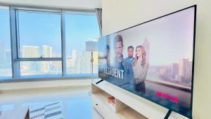 Luxury 1BR with Direct Access to Shams Boutik Mall