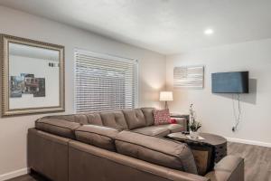 2bd 1bth place in Arlington Centrally located in DFW and conveniently located near Cowboys Stadium