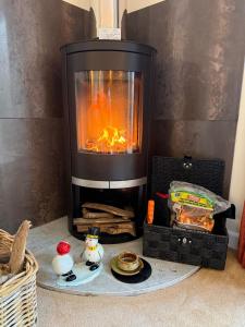 Beautiful Countryside Nature Retreat with Alpacas perfect for Couples or Solo Travellers