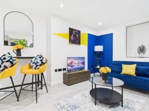 Hendon North West London 2-Bedroom Apartment, On-Site Parking in Front of Building, 3-Min Walk to Middlesex University, 10-Min Walk to Hendon Central Tube Station