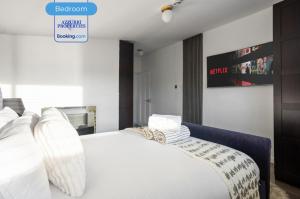 Cozy 4-Bedrooms House By Azzurri Properties Short Lets & Serviced Accommodation London With Private Garden, Wi-Fi