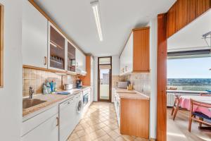 Top 121 qm - 1,300 sq ft 4room apt - 20 min to City Center - Alpview - Munich panoramic view - 10th floor