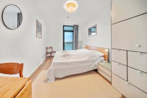 Top 121 qm - 1,300 sq ft 4room apt - 20 min to City Center - Alpview - Munich panoramic view - 10th floor