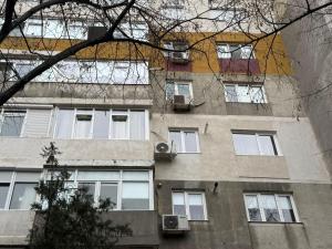 Apartament Elegant si Confortabil, Complet Nou, 2 Camere, Zona Centrală