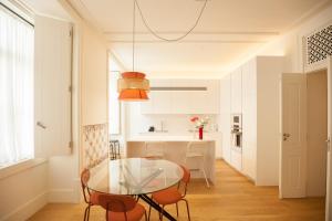 FLH Downtown Central Minimalist Apartment