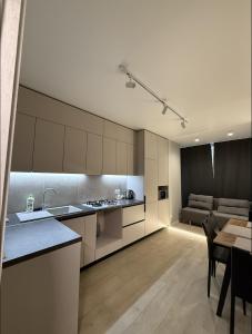 Квартира в парку біля озера, 10 хв до центра, 1км