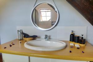 Emathulini Holiday Home