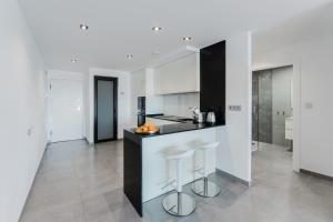 Modern Sea View Apartment