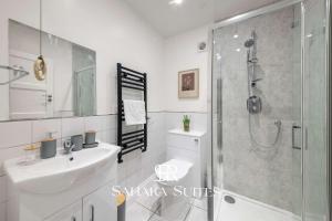 Spacious 5BR Home - Sleeps 9 - Twickenham Rugby - Parking