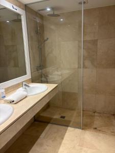 Stunning 2 Bed Beach Apartment