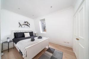 Cozy 1BR Flat - Penthouse Kensington Suite