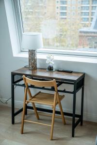 Cozy 1BR Flat - Penthouse Kensington Suite