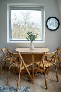 Cozy 1BR Flat - Penthouse Kensington Suite