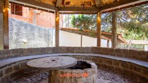 Sitio em Aracariguama com Piscina e Churrasqueira