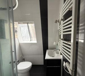 2 P - Ternes- lumineux - Vue sur les toits de Paris