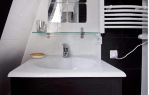 2 P - Ternes- lumineux - Vue sur les toits de Paris