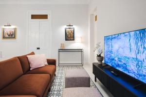 Balluta 122 -The Baroness- Stylish by Homely