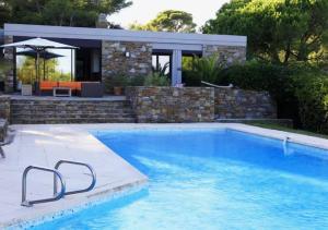 Beautiful villa pool garden family