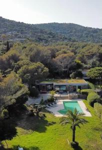 Beautiful villa pool garden family