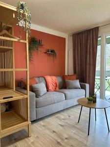 Stilvoll, am Thuner See, nähe Interlaken, Familienfreundlich mit Garten, WIFI