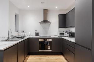 The Ideal Urban 4BR - COOP - Etihad - Parking - EV