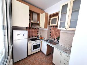 Nikola Tesla Museum, Tasmajdan park, Central