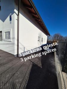 Kika apartmani-FREE PARKING- 7 km od centra