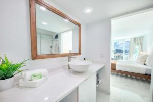 LUX Studio ON Beach with Parking & Gym at ESJ