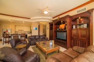 Bella Vista 2C - 3 bdr 3 1 and a half bath