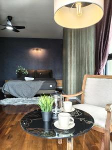 Modern Lakeside Living - Heritage The Mines 2BR