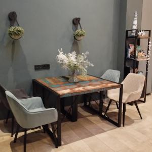 Groepsverblijf voormalig politiebureau 4 kamers