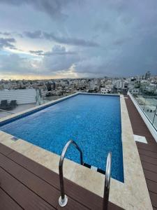 Elite 1BD Flat with Pool in Harbor area