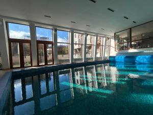 Ski-in Flat Next to Ski Road at Mountain View