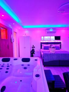 Private wellness with panoramic view, sauna & jacuzzi