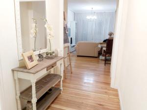 Habitación con baño privado cerca del metro