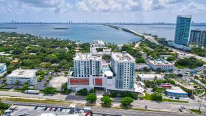 3900-902CH DESIGN DISTRICT, CONDO 2 BEDROOMS & 2 BATHROOMS