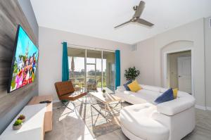 1147CR CHAMPIONS GATE,CONDO + GAME ROOM