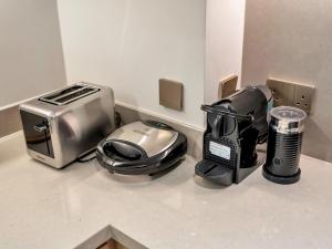 2 Bedroom Luxury Burj Khalifa & Fountain View Connected to Dubai Mall