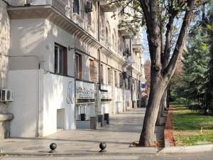 SALE! 75 sqm Old Tbilisi Daily&Monthly 1-BD Apt