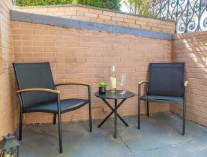 Moderno 1BR - Parking - 15 min NYC