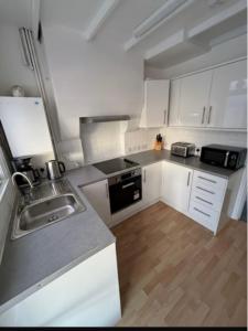 Gravesend - 4 bedroom house great for contractors