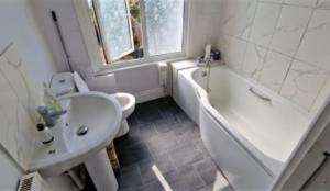 Gravesend - 4 bedroom house great for contractors